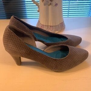 Tsubo Grey Perforated Heels